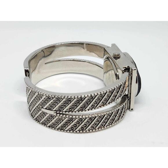 Wristwatch P.O.V Quartz T Locket Cuff Bracelet With Original Box New Battery - Picture 5 of 16